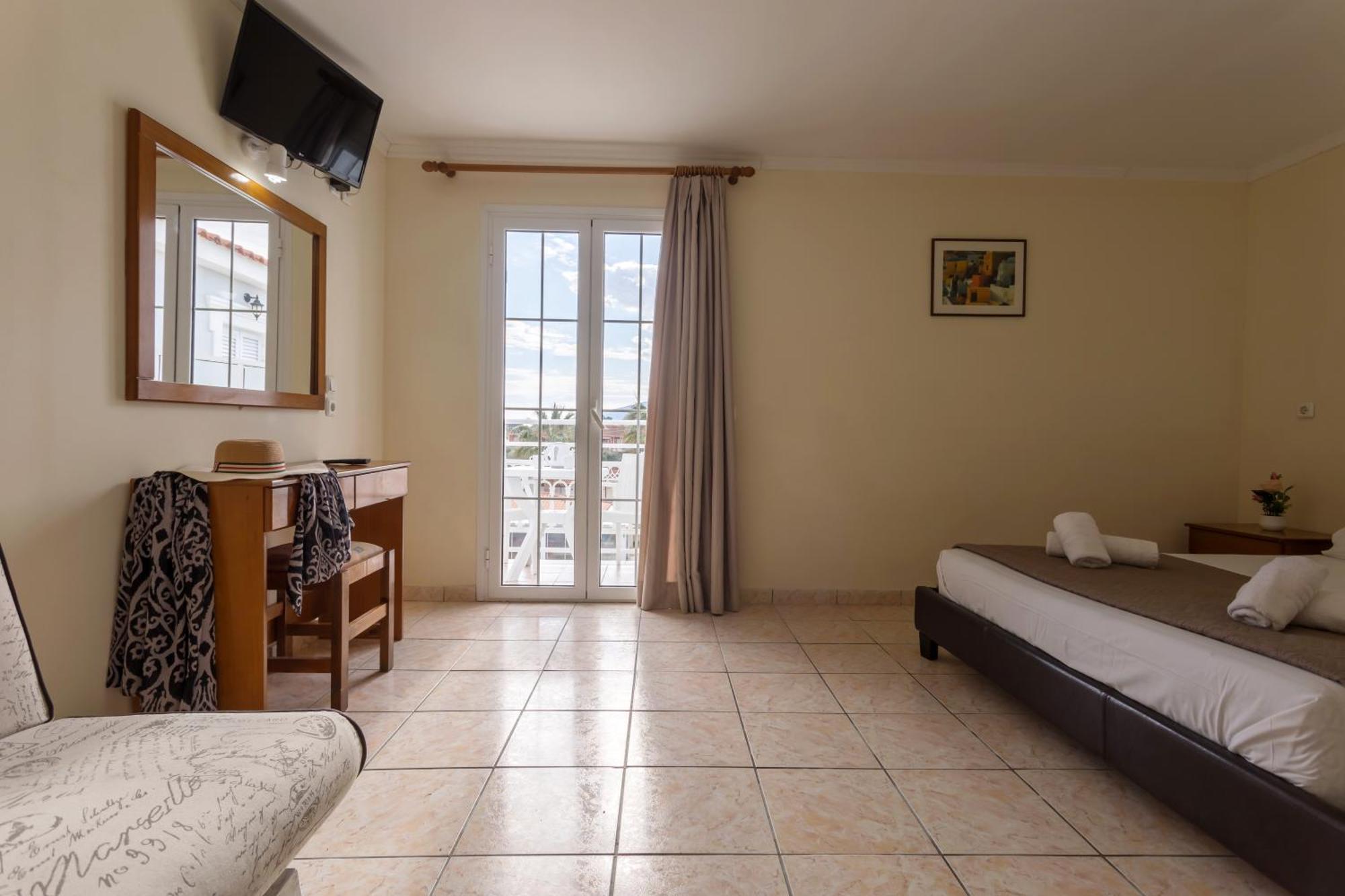 Laganas Holidays Hotel エクステリア 写真